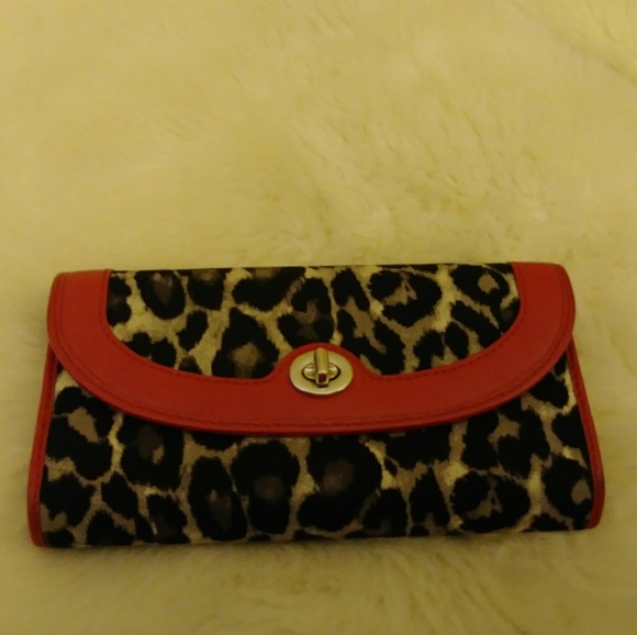 Coach Handbags - Stylish Coach Wallet